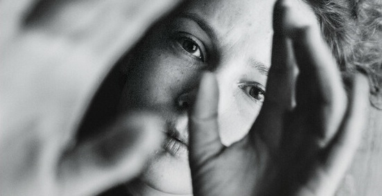 I vestiti nei libri: Nel silenzio delle nostre parole di Simona&nbsp;Sparaco