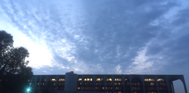 Come vestirsi quando si è molto indaffarati. A Monza e Segrate