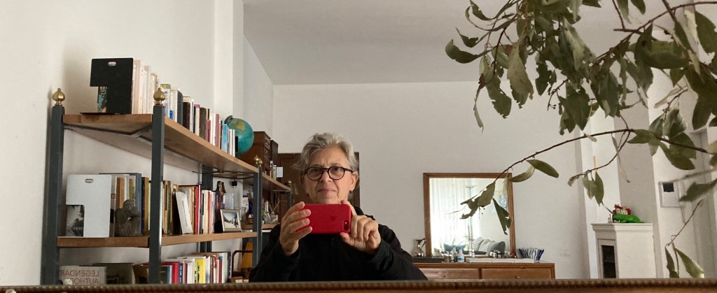 Capelli che crescono, fermacapelli che tornano in uso, considerazioni sul tempo che&nbsp;passa