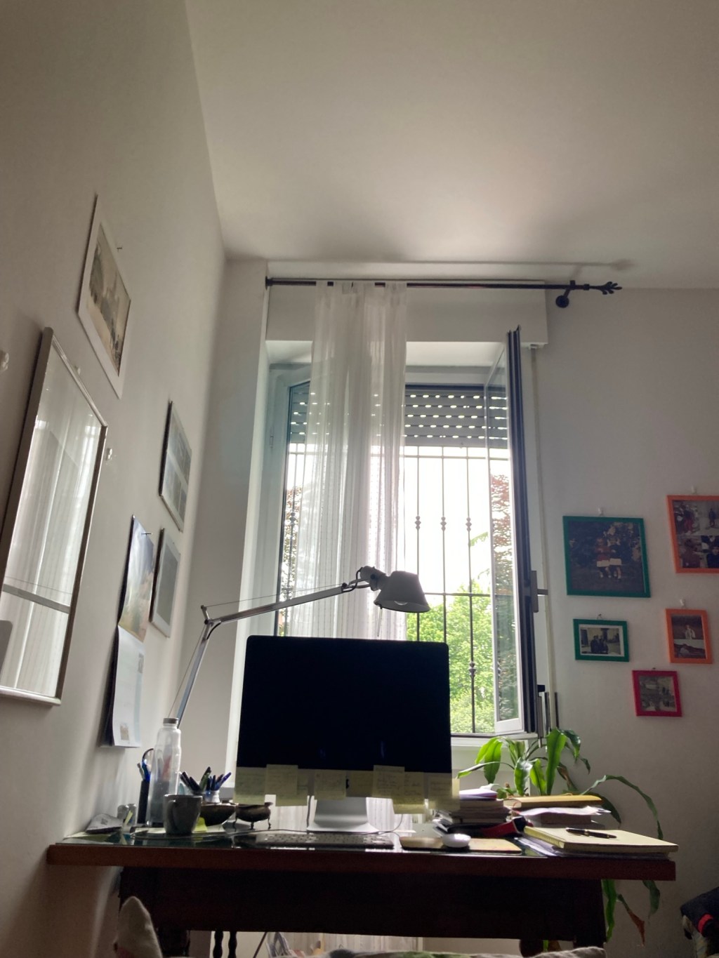 Uno studio che guarda il verde e ascolta gli&nbsp;uccellini