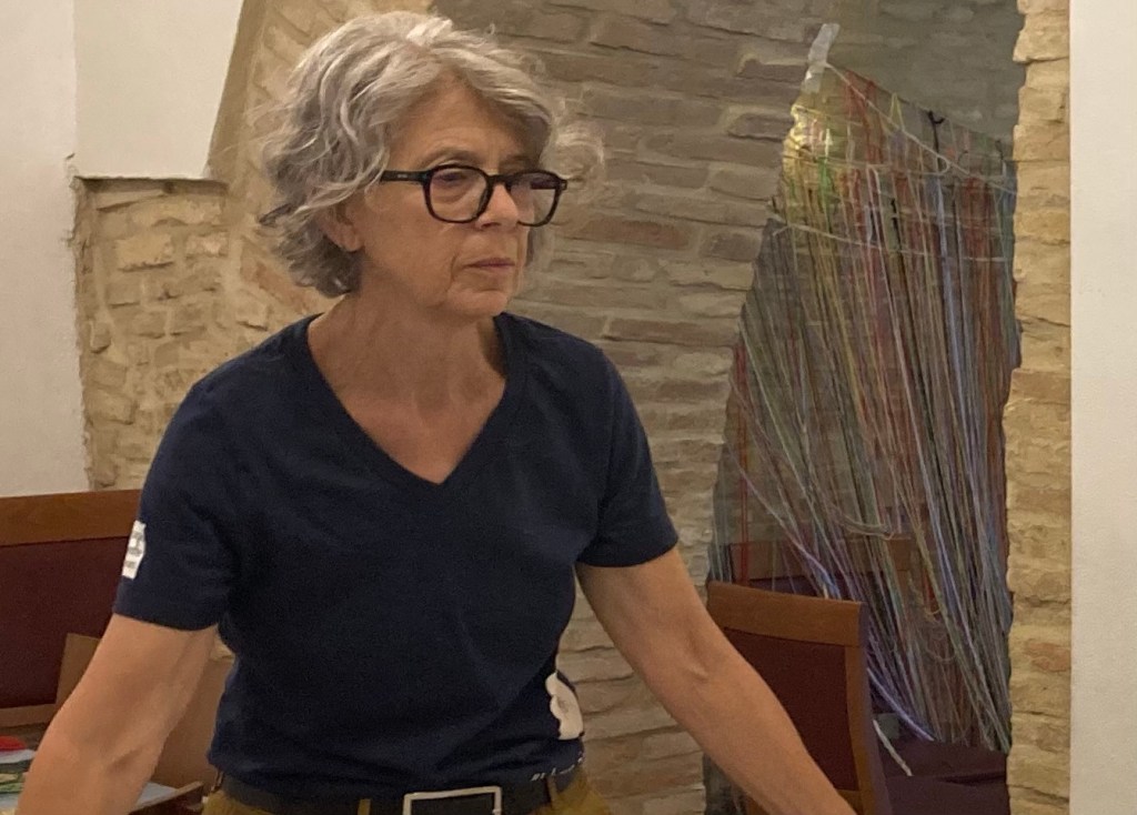 La solitudine dei capelli grigi