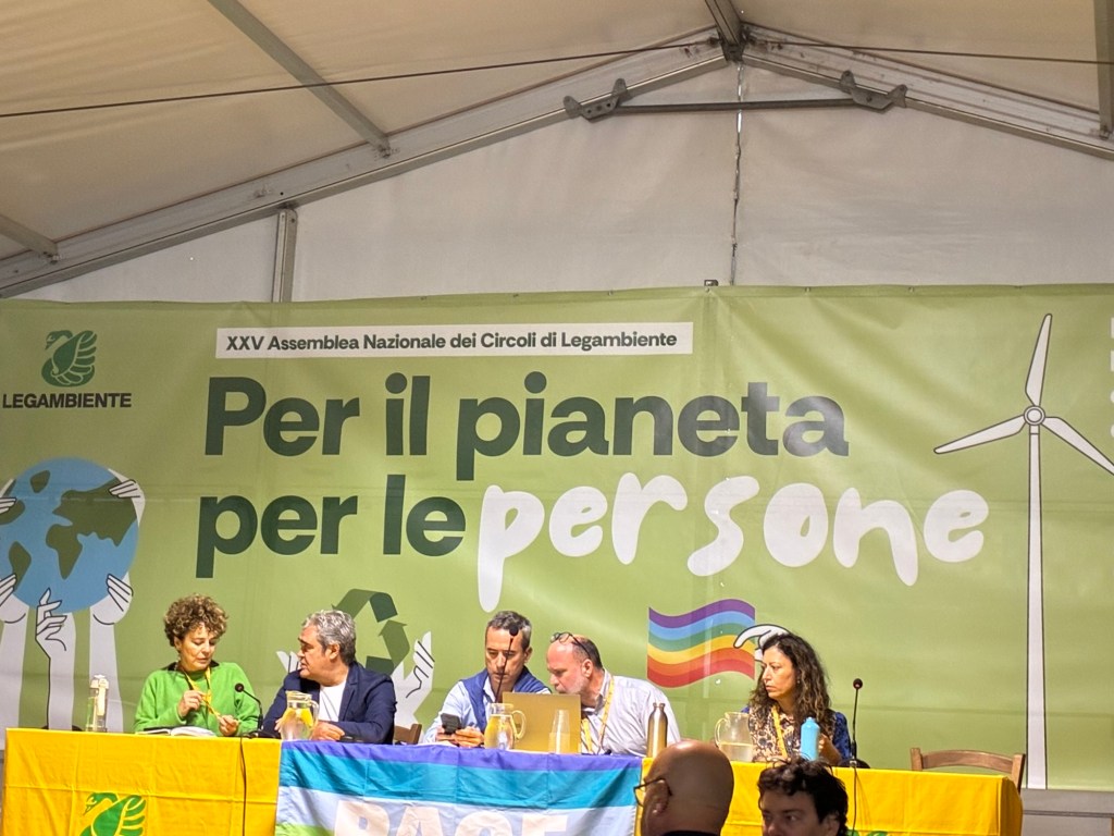 Indignati e fiduciosi